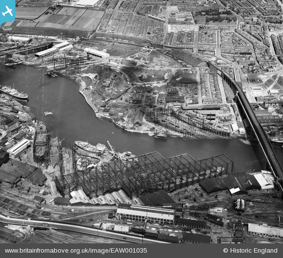 eaw001035 ENGLAND (1946). The Pallion Shipbuilding Yard and the ...