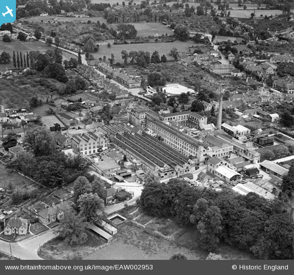 EAW002953 ENGLAND 1946 C J Clark Ltd Boot and Shoe Factory and environs Street 1946 Britain From Above