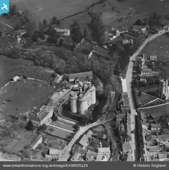 EAW005125 ENGLAND (1947). Nunney Castle, Nunney, 1947. This image has ...