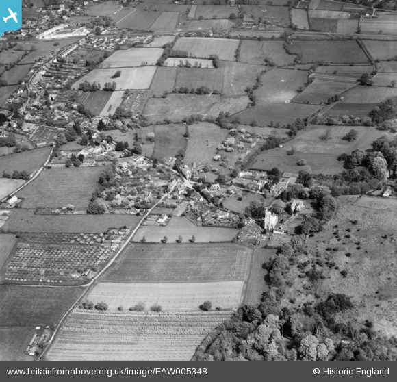 EAW005348 ENGLAND (1947). St James's Church and the village,