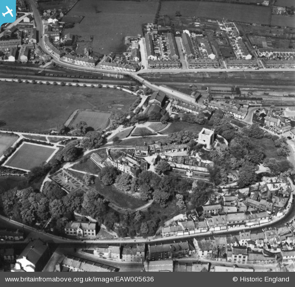 EAW005636 ENGLAND (1947). Clitheroe Castle, Clitheroe, 1947. This image ...