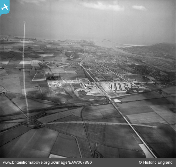 eaw007886 ENGLAND (1947). Housing surrounding Billy Mill and the West