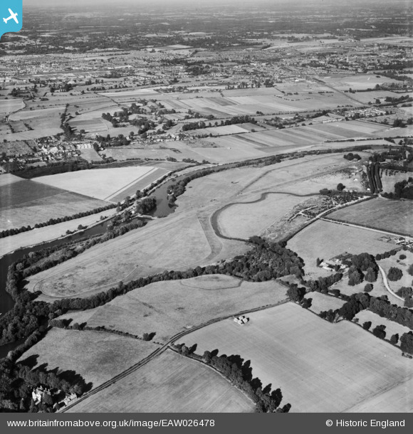 eaw026478 ENGLAND (1949). Windsor, Race day at Royal Windsor Racecourse ...