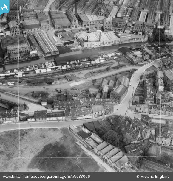 EAW033066 ENGLAND (1950). Lilycroft Mill and Chapel Lane, Bingley, 1950 ...