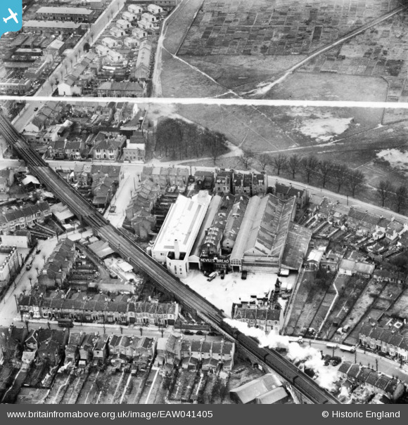 EAW041405 ENGLAND (1951). The H. W. Nevill Ltd Bakery off Harrow Road ...