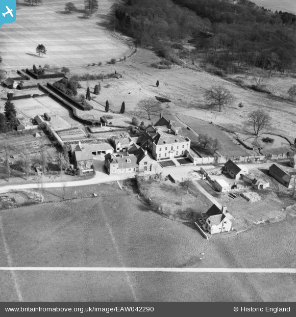 EAW042290 ENGLAND (1952). South Park, Bletchingley, 1952 Britain From