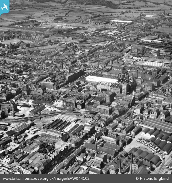 EAW044102 ENGLAND 1952 . Station Street Bass New Brewery and