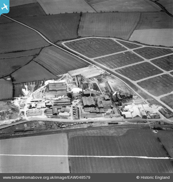 EAW048579 ENGLAND (1953). The Eaglescliffe Chemical Co Ltd Works, Urlay