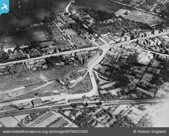 Epw010492 England (1924). The Railway Station, Minerva Needle Works And 