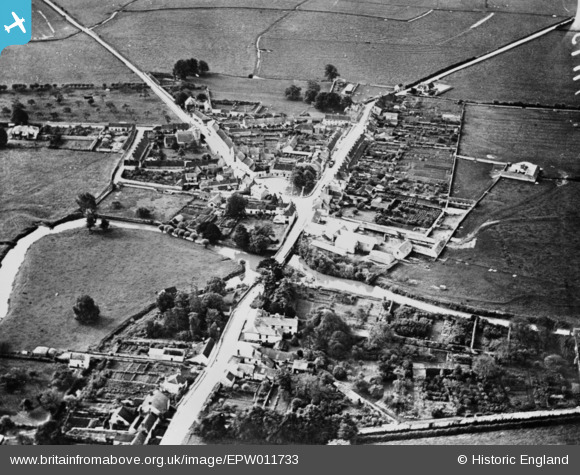 Epw011733 ENGLAND (1924). Ilchester Bridge Over The River Yeo And ...