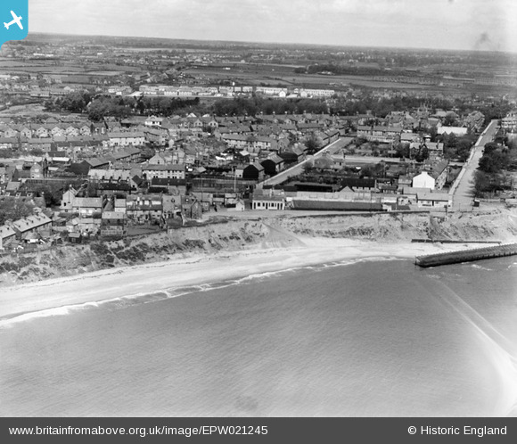 epw021245 ENGLAND (1928). Pakefield Cliffs and the town, Kirkley, from ...