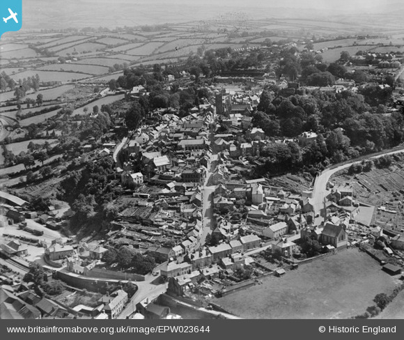 epw023644 ENGLAND (1928). St Thomas Hill, Launceston, from the north ...