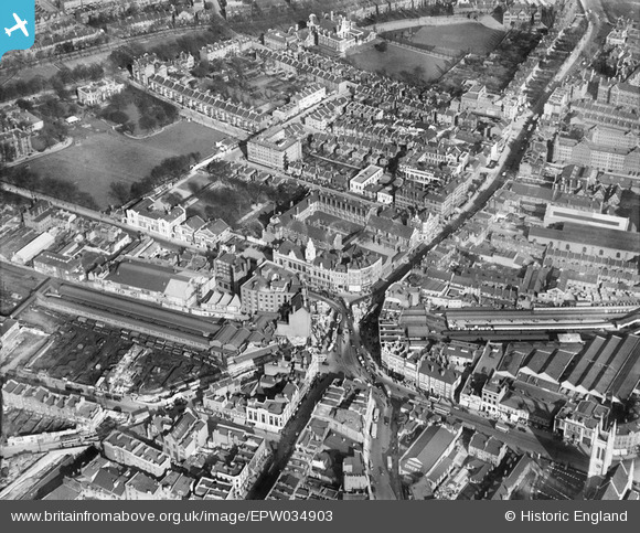 EPW034903 ENGLAND 1931 . Hammersmith Broadway Hammersmith