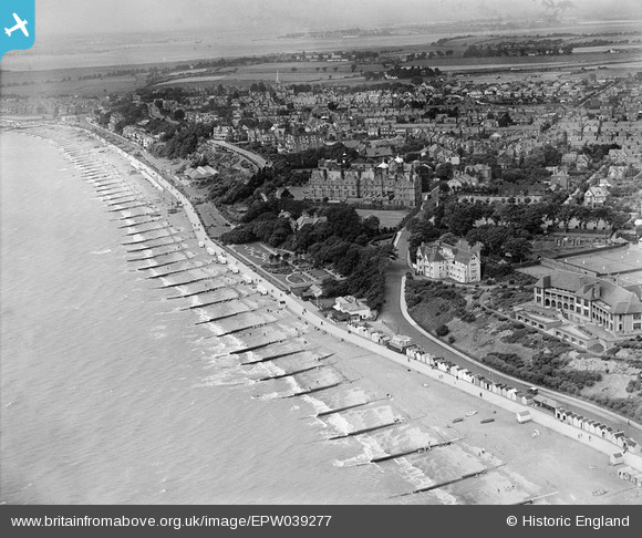 epw039277 ENGLAND (1932). The Felix Hotel and the town, Felixstowe ...