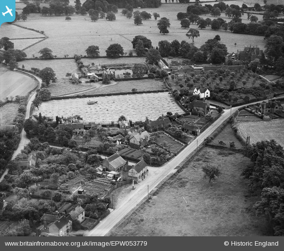 epw053779 ENGLAND (1937). The Crown Inn and Wood Road, Codsall Wood