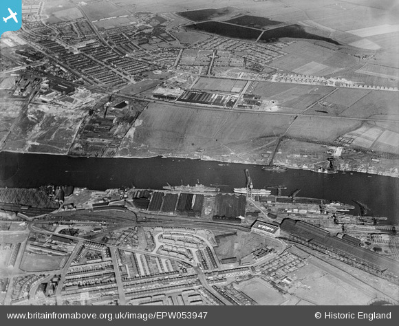 EPW053947 ENGLAND (1937). Hebburn New Town and Wincomblee alongside the ...