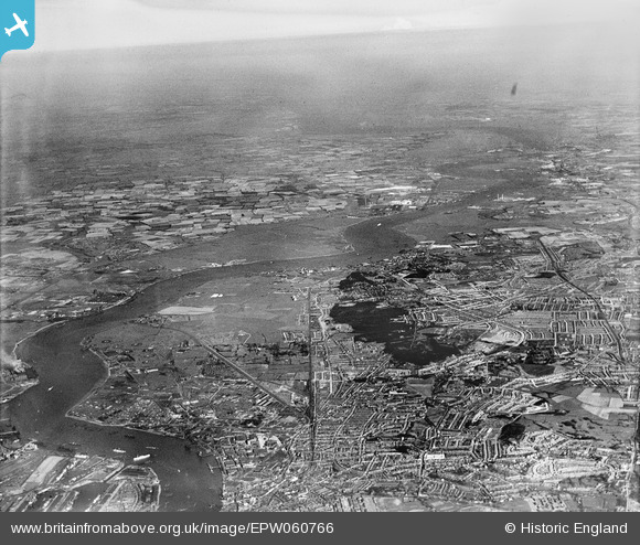 epw060766 ENGLAND (1939). The River Thames from Plumstead towards ...