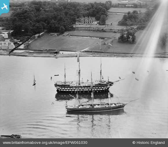 EPW061030 ENGLAND (1939). The Cutty Sark tea clipper and HMS Worcester ...