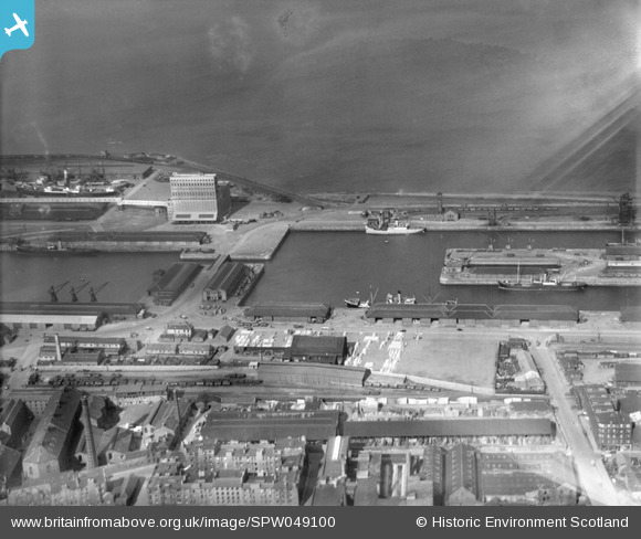 SPW049100 SCOTLAND (1935). Edinburgh Dock and Granary, Leith, Edinburgh ...