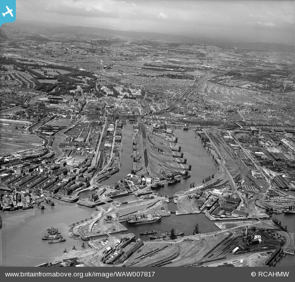 waw007817-wales-1947-view-of-cardiff-showing-docks-britain-from-above