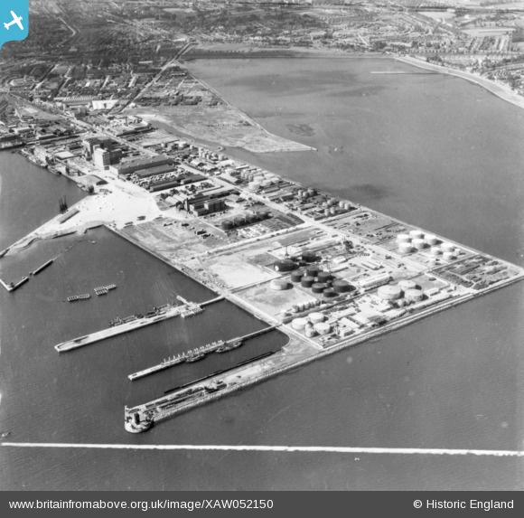 XAW052150 IRELAND (1953). Shell-Mex & BP Ltd., Property, Dublin Harbour ...