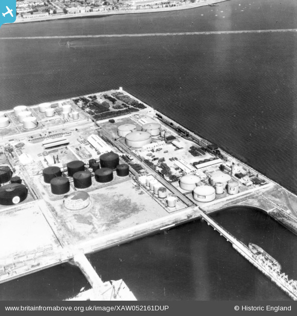 xaw052161dup IRELAND (1953). Shell-Mex & BP Ltd., Property, Dublin ...