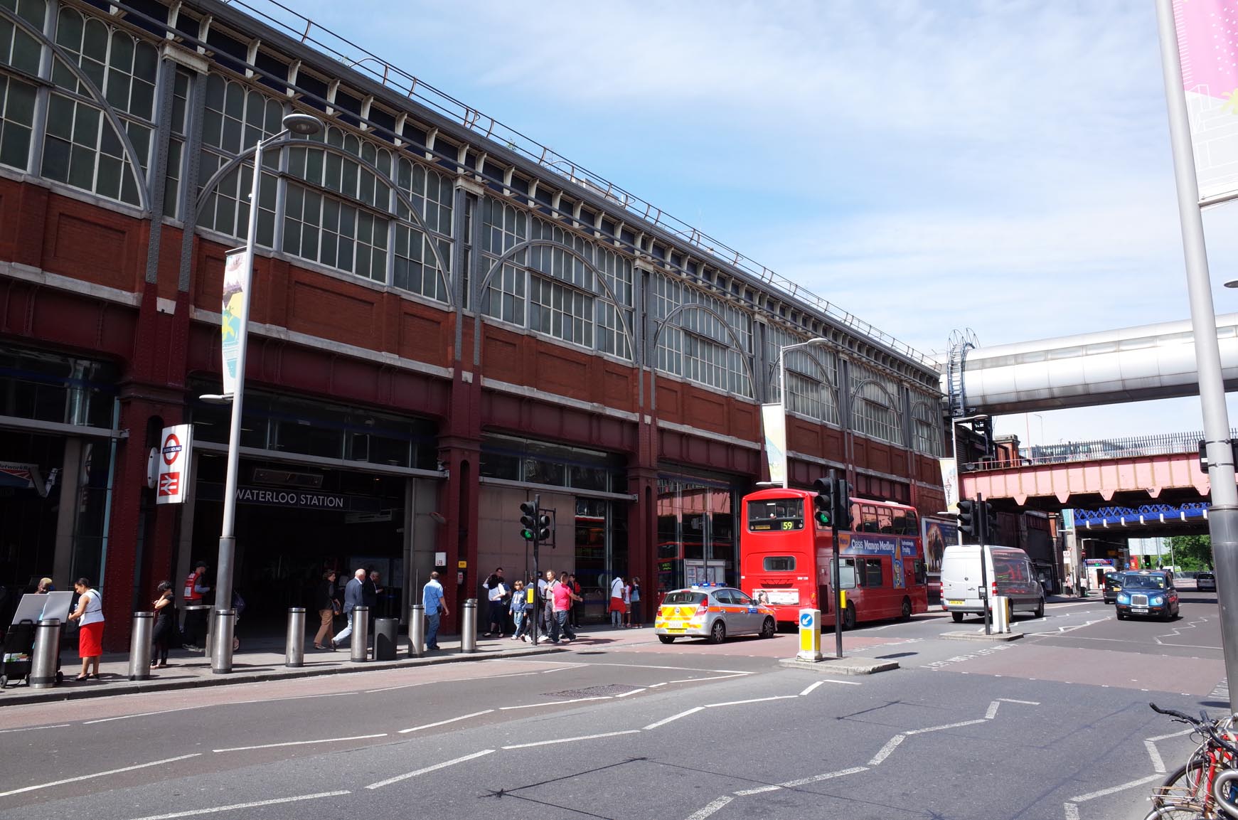 Stations with roads inside | RailUK Forums